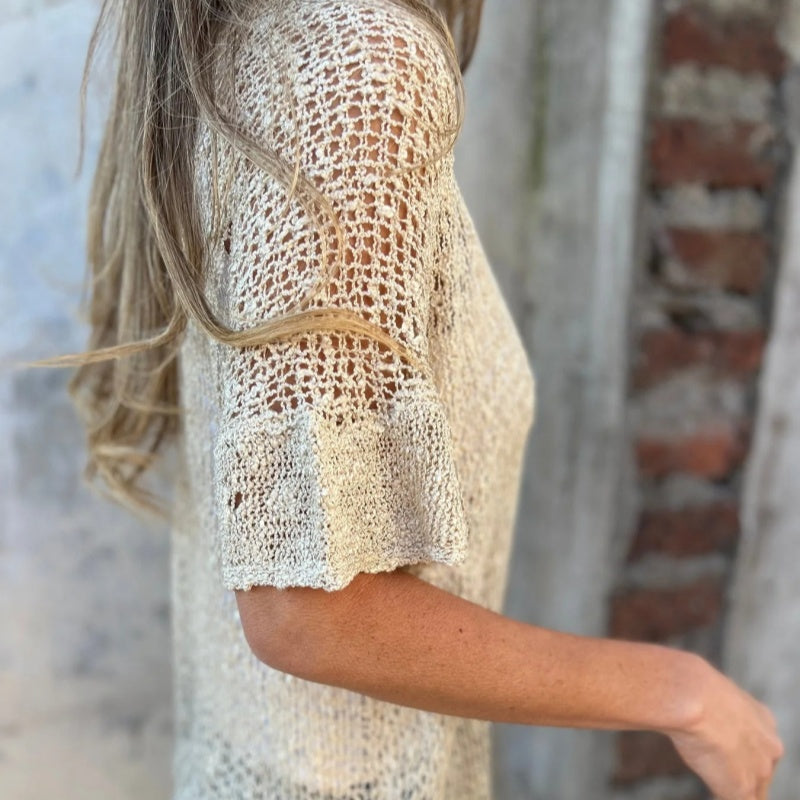 Isabella - Plain knitted top for women with a button