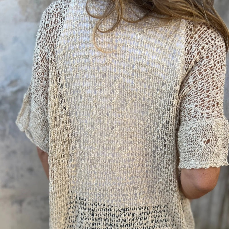Isabella - Plain knitted top for women with a button